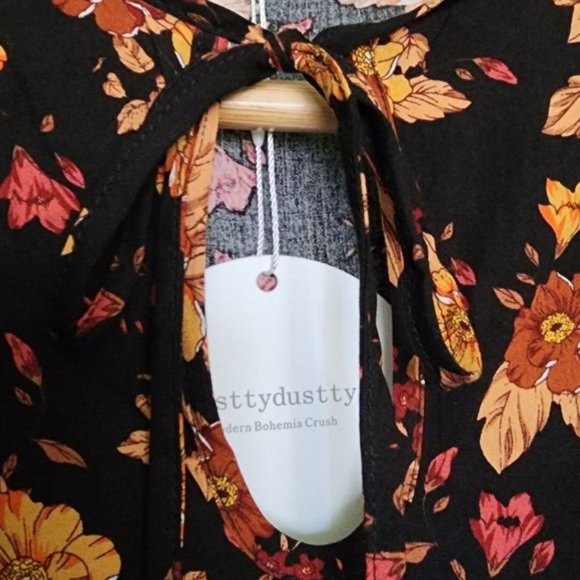 Black floral long laced dress never worn - Picture 3 of 5